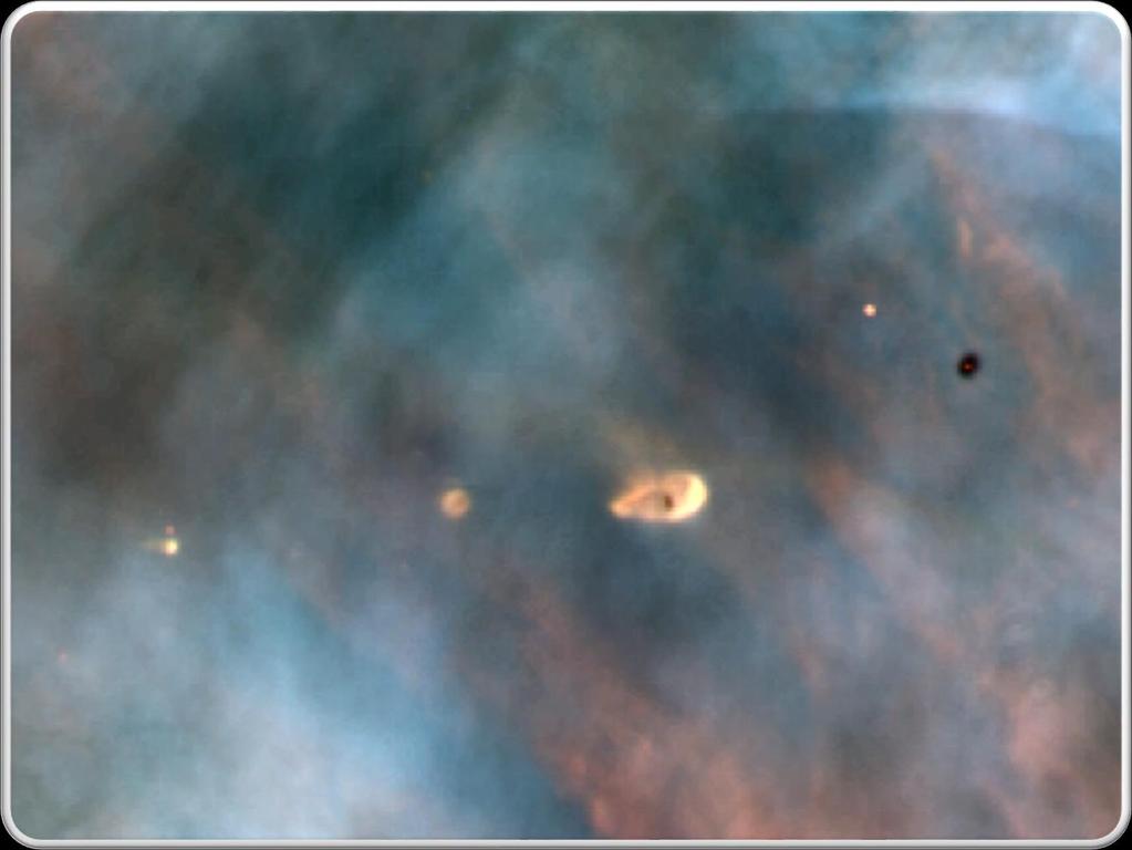 První snímky proplydů z Velké mlhoviny v Orionu čtveřice proplydů ve Velké mlhovině v Orionu,
