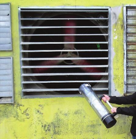 STANOVENÍ INTENZITY ZÁPACHU MĚŘENÍM z technické dokumentace (resp. ze štítku), nebo jsou změřeny rozměry větrací šachty ventilátoru a je vypočítán průřez šachty ventilátoru, resp.