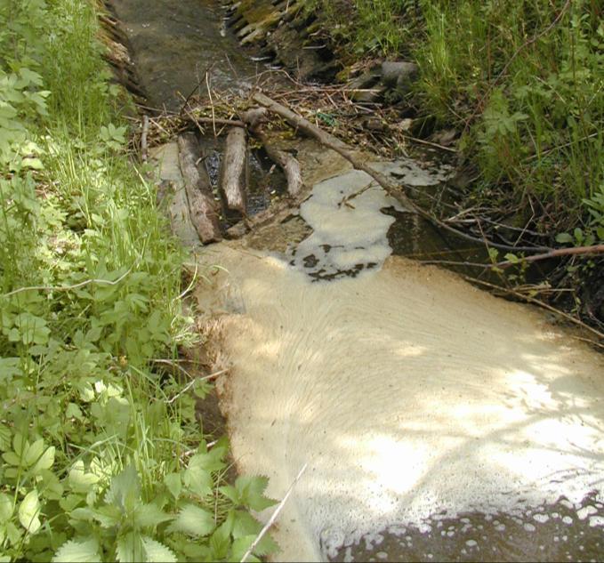 Odvádění zbytkového a plošného znečištění Vyšší teploty a nižší průtoky vyšší obsah znečišť. látek. Nutnost splnit podmínky pro ředění vypouštěného zbytkového znečištění.