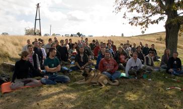 Aktivity Pozývanie buddhistických učiteľov zo zahraničia a organizovanie ich prednášok v slovenských mestách: Niekoľkokrát do roka organizujeme prednášky, meditačné ústrania a kurzy s buddhistickými