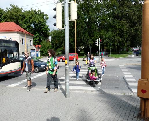 Podívejme se proto na některé zkušenosti (pozitivní i negativní) ze starých i nových členských států EU. Začneme s těmi s větší zkušeností se SUMP Velkou Británií (resp. Anglií) a Švédskem.