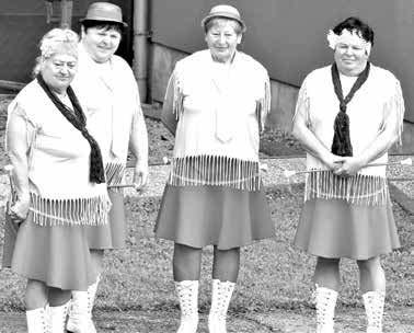 Po vyhlášení výsledků následoval koncert dalších hostů - Slávka Janouška a Luboše Vondráka.