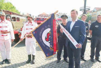 Na start této jízdy se postavila i devadesát let stará vozidla. Nechyběla třeba Pragovka V3S, kterou představili hasiči z Nezdenic, nebo historické tatrovky z Luhačovic či Štramberka.