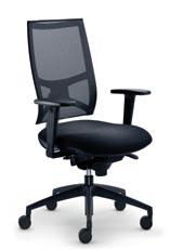 Otočná židle s výškově nastavitelnou opěrkou hlavy, vybavena mechanismem TI s nezávislým nastavením úhlu sedáku, hloubkově nastavitelným čalouněným sedákem a opěradlem čalouněným Swivel chair with a