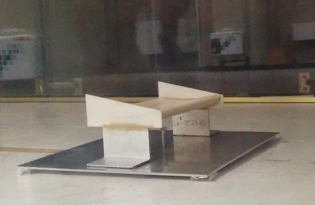 METODY VÝVOJE AERODYNAMICKÝCH PRVKŮ využití zmenšeného modelu musíme dosáhnout stejného Reynoldsová čísla.