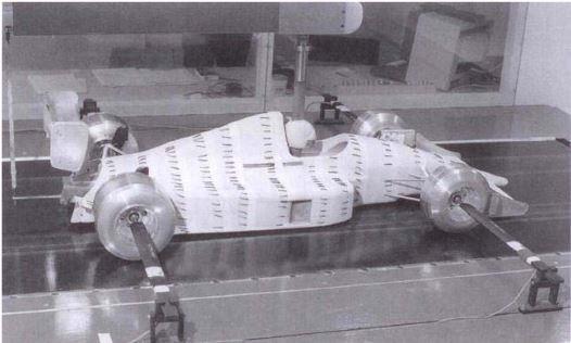 4 MĚŘENÍ PROVEDENÁ NA TRATI Hodnoty aerodynamických sil, tlaku a součinitelů, vypočítané pomocí CFD a naměřené v aerodynamickém tunelu se kvůli vlivu vnějších podmínek mohou lišit os skutečných.