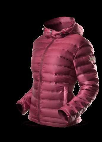 A light elongated quilted jacket with down filling. Its advantage rests in its low volume and weight.