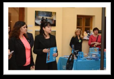 V době konání výstavy ve všech městech pracoval tým F2F, který zájemce informoval o práci UNICEF a možnostech pravidelné podpory.