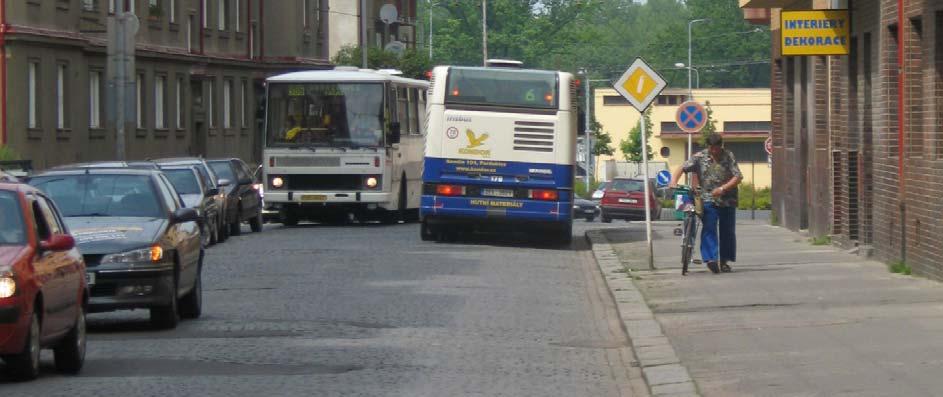 Počet spojů v jednom směru vedených touto ulicí v pracovních dnech se zvedl z 19 na 135. Průměrný interval v dopravní špičce mezi spoji MHD se zvýšil z 30 na 5 minut.