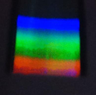 LCD monitor s LED podsvícením LCD displeje fungují na bázi tekutých krystalů vložených mezi dva na