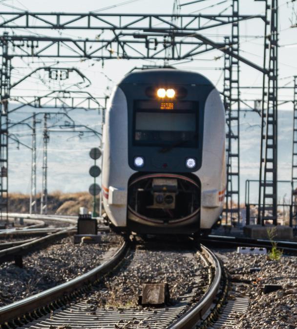 Železniční kabely Slouží pro přenos elektrické energie nebo rozvod signálu pro zabezpečovací zařízení Často se vyrábí v provedení vyhovující vysokým nárokům na mechanické namáhání