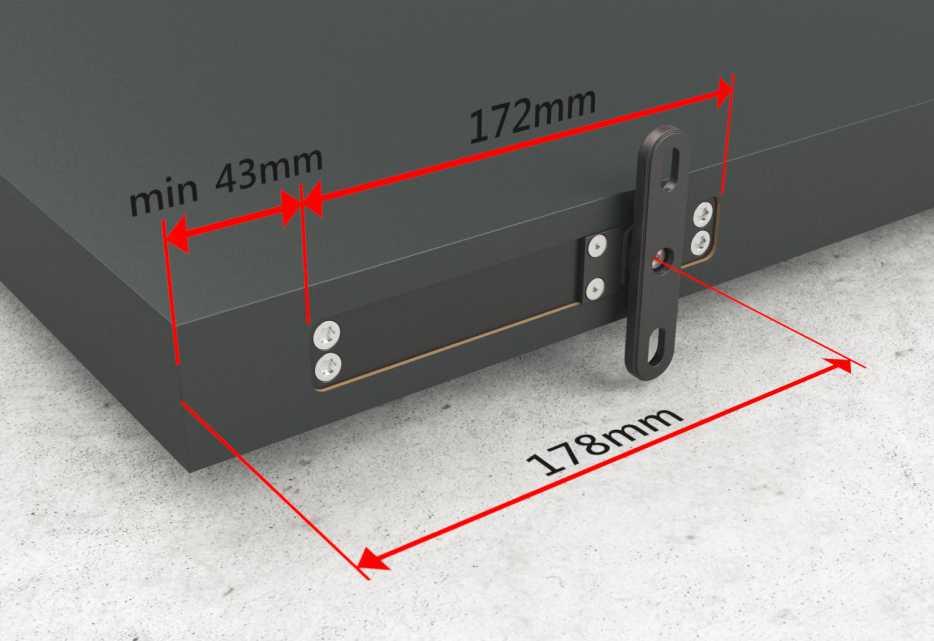 Doporučujeme umístění osy pantu do vzdálenos minimálně 80 mm od okraje dveřního křídla.