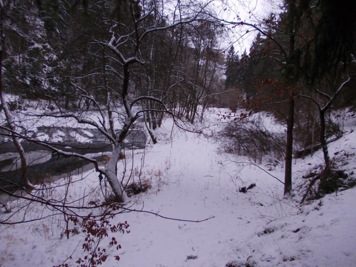 Cestu jsem zakončil už za setmění s čelovkou na hlavě několik minut před 17.