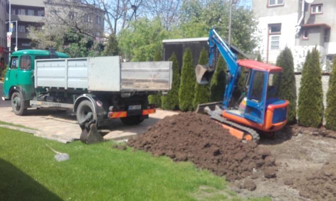 Zemní práce a autodoprava provádíme práce zemními stroji Avant, Kubota, CASE a Hyundai.