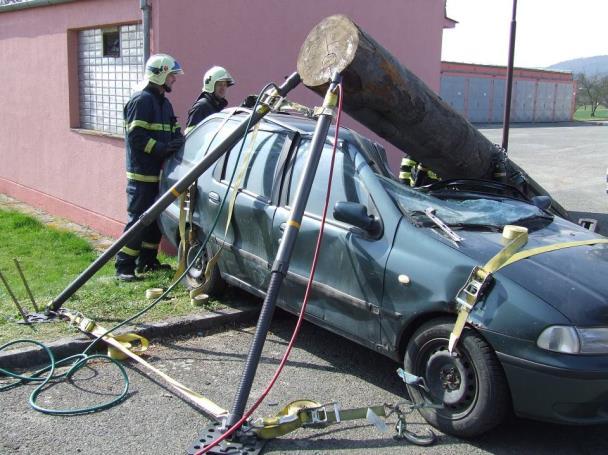 Eliminace tlakových lahví prostřelením: Tato problematika je řešena se zásahovou jednotkou KŘ Policie ČR JmK a s vedením firmy LINDE GAS již od roku 2016.