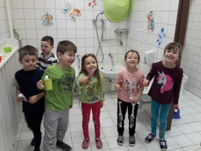 Ta nám připravila opět plno pohádkových hádanek a malou dobrotu na posilnění.