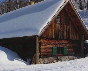 ALMHÜTTE Prožijte ojedinělou dovolenou na Almech (salašnické chaty), které leží přímo vprostřed lyžařského areálu Hinterstoder ve výšce 1600 m n.m., vedle vrcholové stanice 10 kabinové lanovky Hirschkogelbahn.