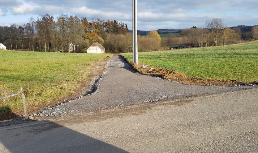 dotčených ulicích. V rámci stavby je provedena nová rozvodná skříň s rozvody, stožáry a lampami veřejného osvětlení. V ul.