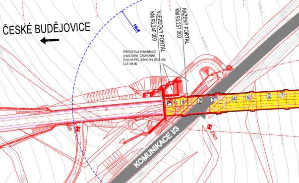 Povrch horniny byl zpevněn a geometricky dotvarován stříkaným betonem. Na stříkaný beton byla položena PE separační fólie a jako její ochrana geotextilie.