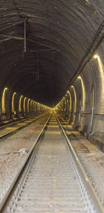 - Důvod rekonstrukce - nebyla provedena velká generální oprava po dobu 130 let provozu stávající dvoukolejný tunel nevyhovoval