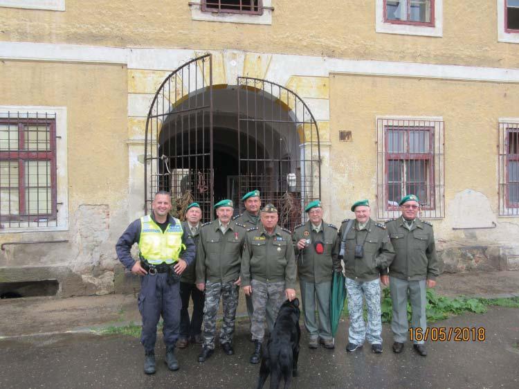 Ostrostøelci v Terezínì Na základì dohody uskuteènili èlenové spolku Ostrostøelcù 16. kvìtna návštìvu pevnostního mìsta Terezín.