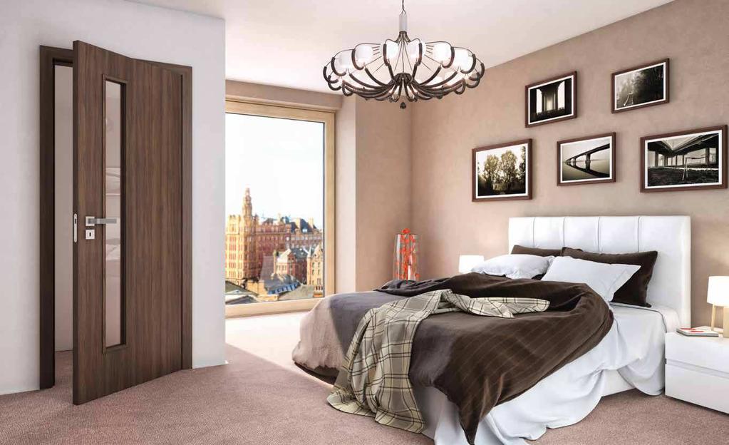 Elegant DVEŘE model 60 Sapdecor švestka SKLO Sapelux bílé ZÁRUBEŇ Normal Sapdecor švestka KLIKA Trinity Elegant Hledáte dveře do moderního a lehce zařízeného interiéru?