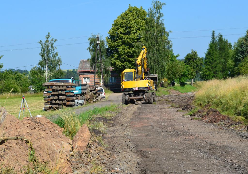 Tato stavba zahrnuje ve vybraných částech mezistaničních úseků: rekonstrukce železničního svršku a spodku rekonstrukce přejezdů a přejezdového zabezpečovacího zařízení rekonstrukce nástupišť a