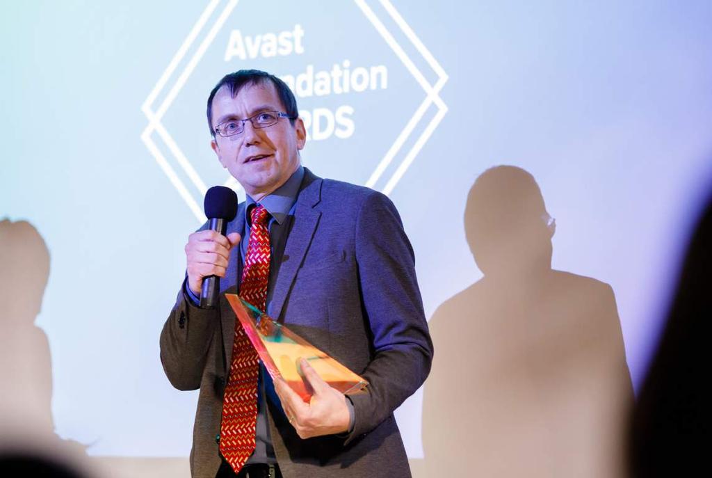 Je předsedou České společnosti paliativní medicíny, zakladatelem jedné z prvních ambulancí pro terminálně nemocné pacienty, iniciátorem výuky paliativní medicíny na lékařských fakultách a osobně