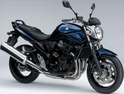 (YKZ) Foto: Bandit 650S [Bandit 650SA] čtyřdobý, kapalinou chlazený Objem motoru: 656 cm 3 Bandit 650A Bandit 650 795-815 mm (nastavitelné) 243 kg 240 kg