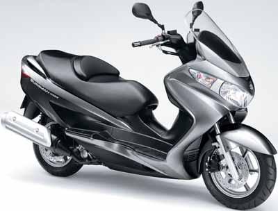 BURGMAN 400A k dispozici pouze v barvách YHG a YAY. Metallic Graphite Blue No.