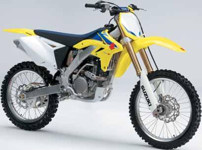 RM-Z450 čtyřdobý kapalinou chlazený jednoválec, DOHC Objem motoru: 449 cm 3 955 mm 112 kg 80/100-21 51M, s duší 110/90-19 62M, s duší elektronické (CDI) 6,2 l RM-Z250 Solid Black / Champion