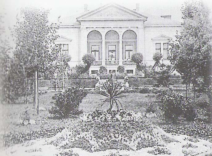 226 Josefa Šustaly, foto z r. 1947. (Zdroj: Tichánek, J.:Stará Kopřivnice v dokumentech a fotografiích.