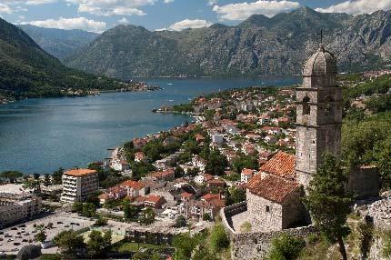 Cieľom je Žanjev Do, dedina priamo nad Kotor om, s úžasným výhľadom na