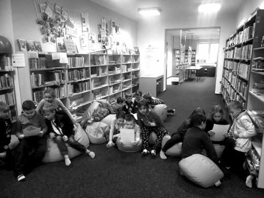 KNIHOVNA Na začátku března jsme v knihovně přivítali naše prvňáčky v rámci projektu Knížka pro prvňáčka. Děti se seznámily s chodem knihovny a trošku si zasoutěžily.