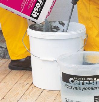 žiarením, ktoré spôsobuje prehriatie dosiek a ich následnú deformáciu a