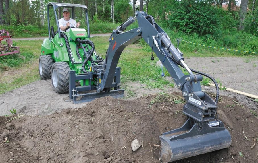 40 Nakladače Avant 2018 Podkopové rameno 260 Hydraulické podkopové rameno Avant 210 určeno pro modely od Avant 500 výše.