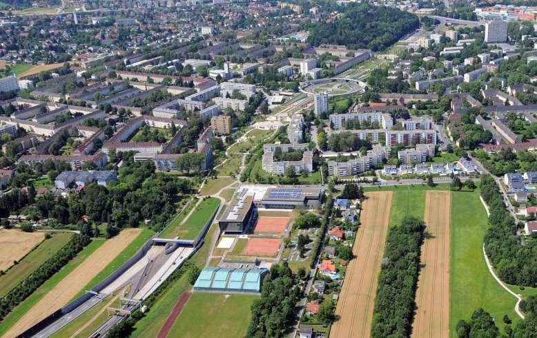 Veřejný park na dálničním tunelu Linz, Rakousko propojení