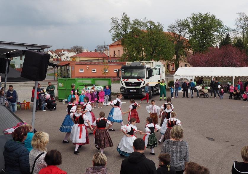 TOUR 2017-TŘÍDĚNÍ JE ZÁBAVA V rámci TOUR 2017 představilo ESKO-T své aktivity široké veřejnosti. Tour 2017 postupně projelo pět měst na Třebíčsku a Brtnici, která je rovněž členem svazku.