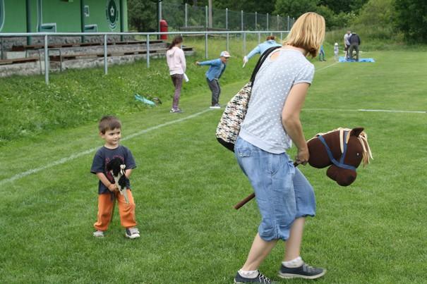 sutěžit může pravdu každý. Disciplíny jsu nejen pr sprtvce, např.