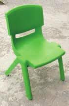 stohovatelné. Plastové židle - s výškou 26 cm.