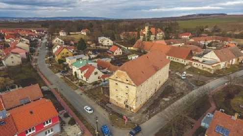 Vězení ruských vojáků za napoleonských válek. Barokní sýpku přestavují Sokolnice na byty Soukromá firma před devíti lety slíbila, že zchátralou barokní sýpku opraví.