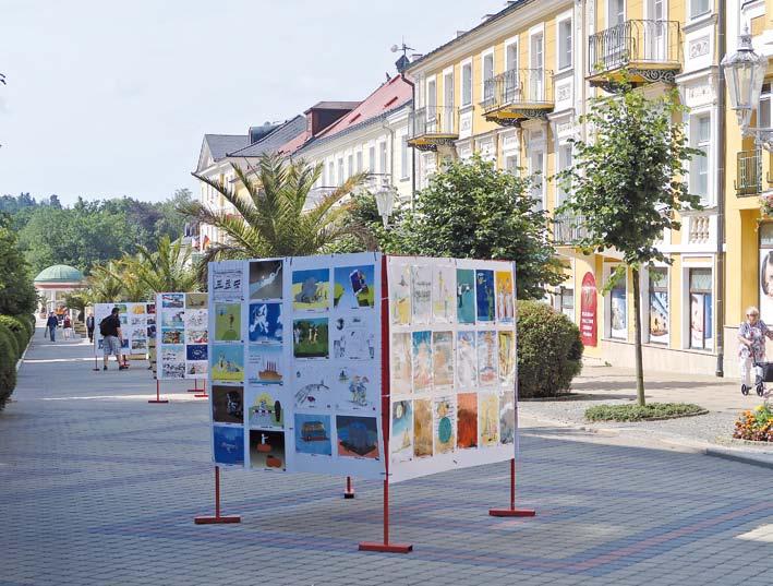 Věřím, že vám alespoň některé vyloudily úsměv na tváři. Když už jsem u výtvarníků v Galerii Brömse máme novou výstavu obrazů paní Holejšovské, která maluje ráda vodu a přírodu.