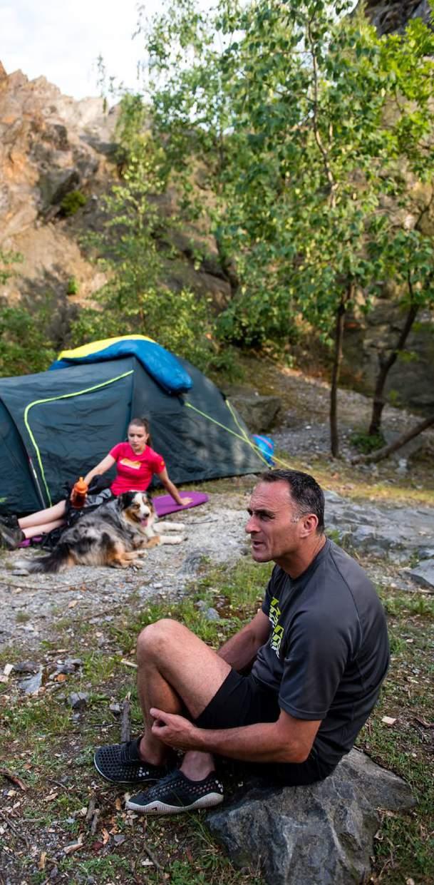 A tent for 8-0 persons. It is a comfortable tent for family camping or a base for sports activities. A spacious porch is ideal for dining, cooking and emergency sleepovers.