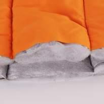 from the sleeping bag. SPECIAL ZIPPERS They allow unzipping the sleeping bag from both sides and thus controlling the interior temperature.