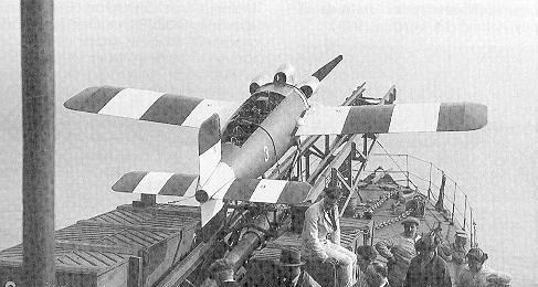 Historie CRUISE MISSLE» LARYNX Royal Navy 1927» dolet 480km, nálož 114kg» motor 200hp; rychlost 320 km/h» radiově řízený
