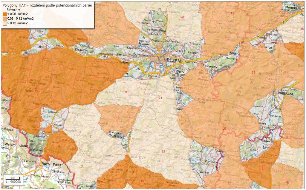 TEORETICKÝ ÚVOD Obrázek 8: Polygony UAT podle délky potenciálních bariér (Zdroj: topografický podklad ČÚZK, 2016; Efektivní plochy Evernia s.r.o et Cenia, 2012) 2.