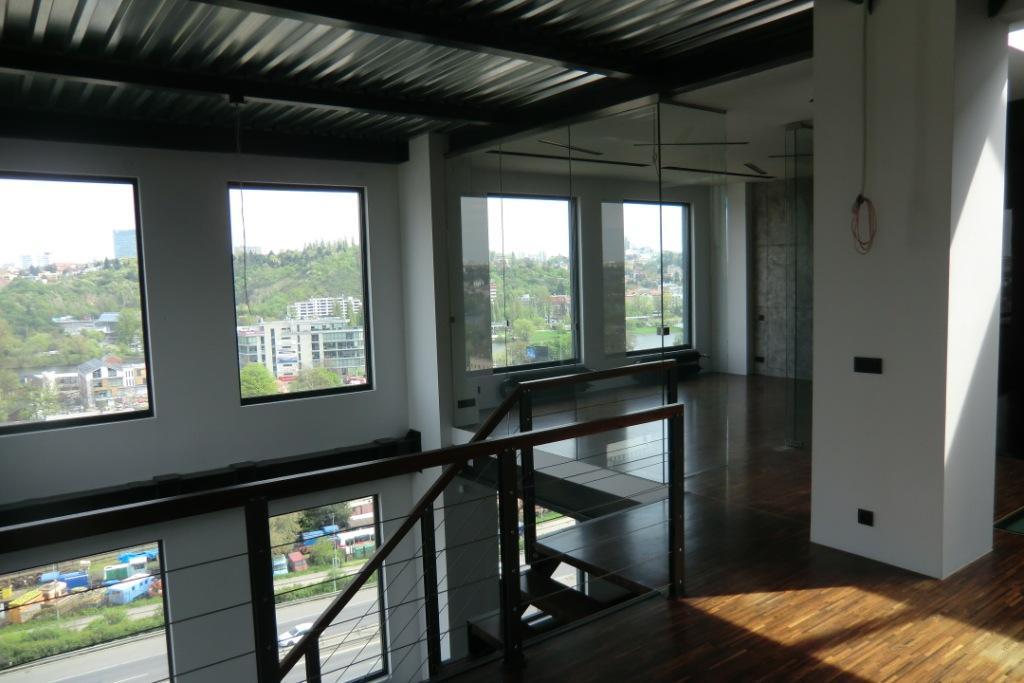 INFORMAČNÍ MEMORANDUM Veřejná dražba dobrovolná A3010 ATELIER DVOUPODLAŽNÍ LOFT 291M 2,