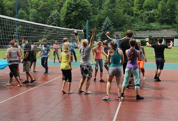 Další, neméně zajímavou aktivitou, bylo setkání českých a moravských středisek výchovné péče v Tršicích, kde