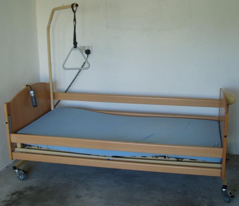 Elektrická polohovací postel (včetně matrace) postel je určena pro seniory, osoby po úrazech, nebo s jiným zdravotním omezením usnadňuje přístup a