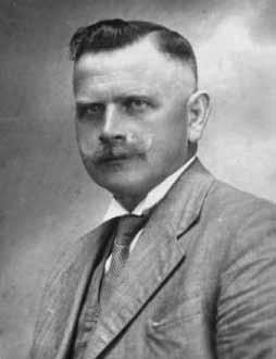 Bludovští starostové Petr Zatloukal (1937-1939) Dvanáctého bludovského starostu Petra Zatloukala potkala nesmírně obtížná a komplikovaná doba. Přitom ze začátku tomu nic nenasvědčovalo. Narodil se 23.